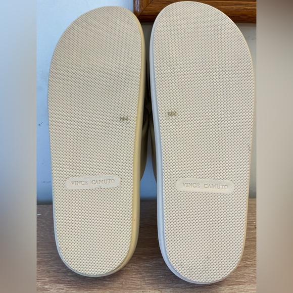 Vince Camuto vp-cresila Leather Beige Slides - Picture 6 of 10